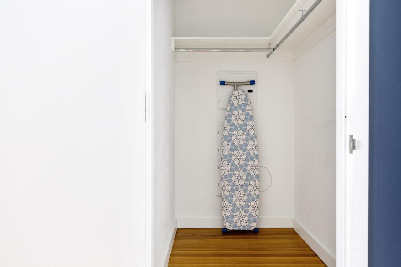 Quaint Chelsea 1br W Doorman Gym Balcony Nyc-7 New York