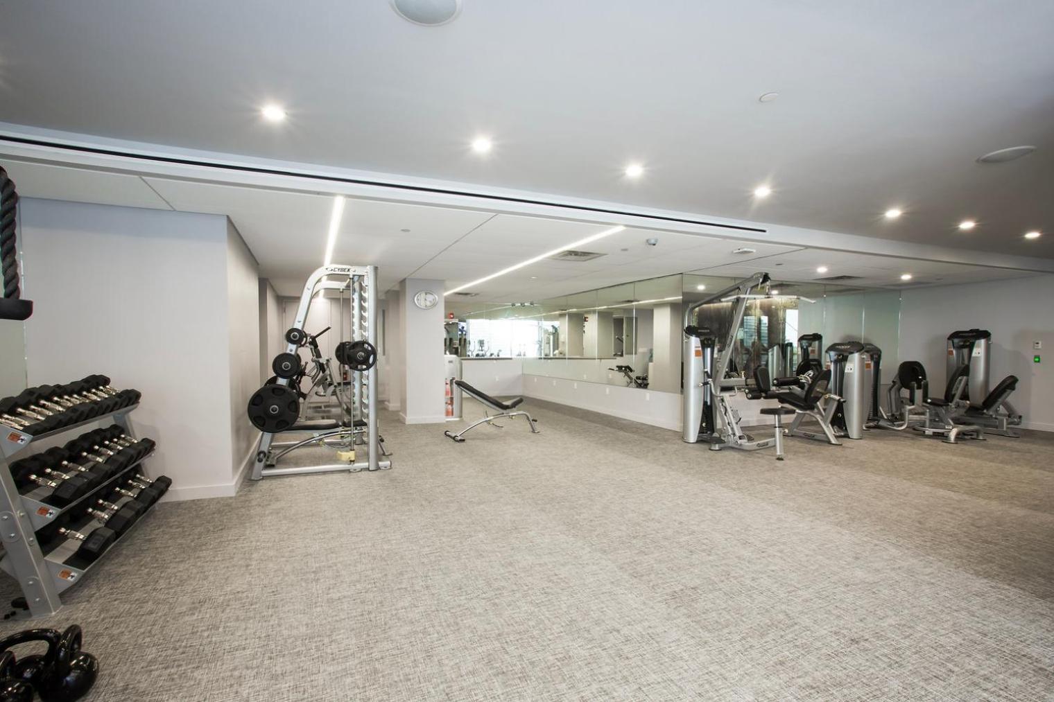 Quaint Chelsea 1br W Doorman Gym Balcony Nyc-7