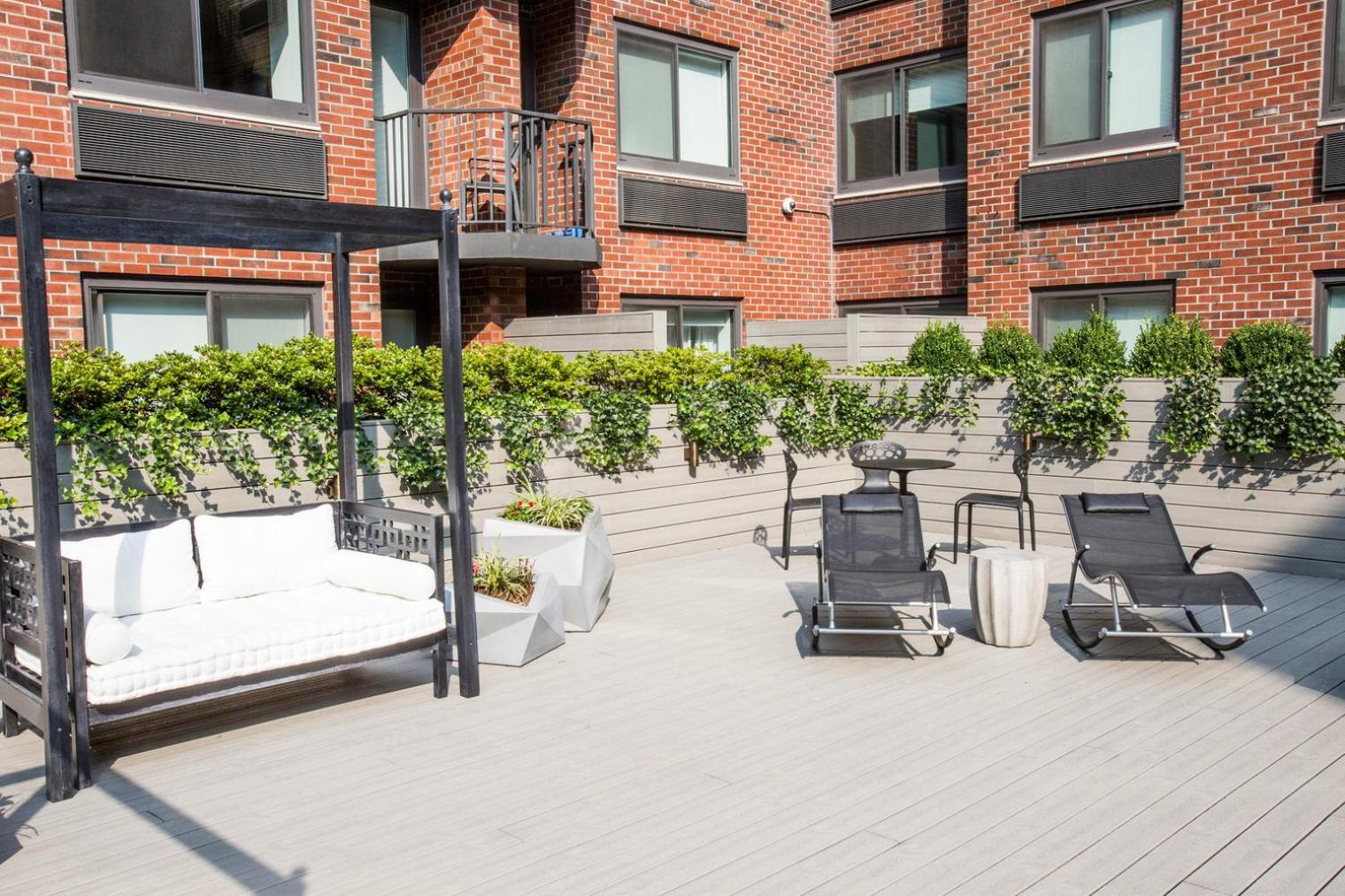 Quaint Chelsea 1br W Doorman Gym Balcony Nyc-7